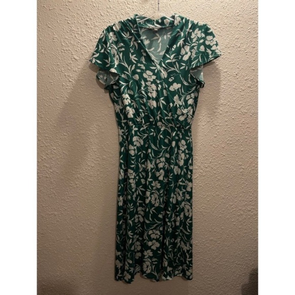 Adriana, Papell Green/White Floral Dress.‎